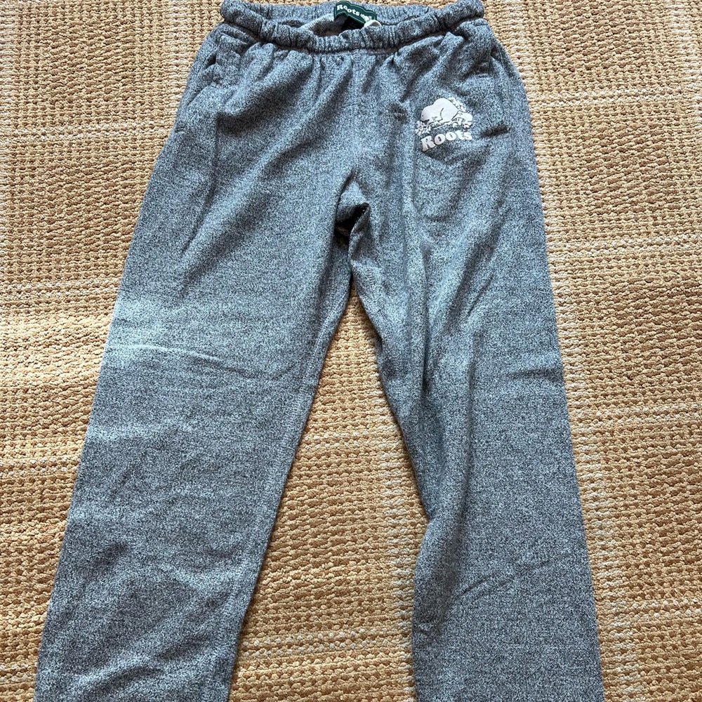 ROOTS grey comfy sweatpants